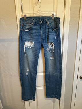 Levi's 501 Original Fit Distressed Jeans 33x32